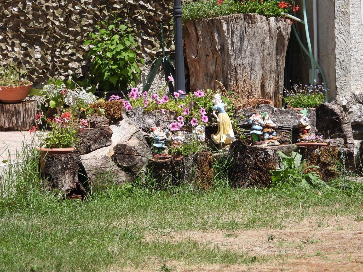 B&B La Tana Dell'Orso Villalago Bagian luar foto