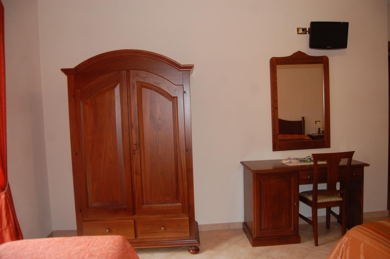 B&B La Tana Dell'Orso Villalago Bagian luar foto