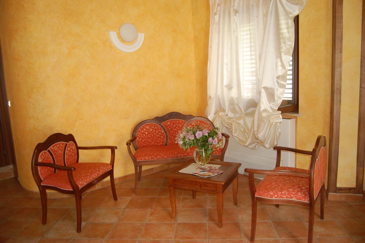 B&B La Tana Dell'Orso Villalago Bagian luar foto