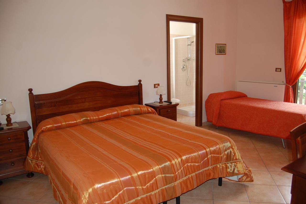 B&B La Tana Dell'Orso Villalago Bagian luar foto
