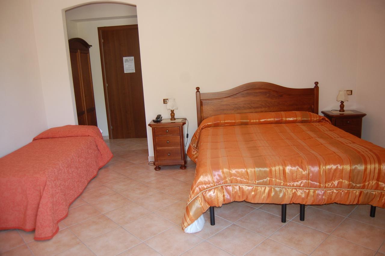 B&B La Tana Dell'Orso Villalago Bagian luar foto