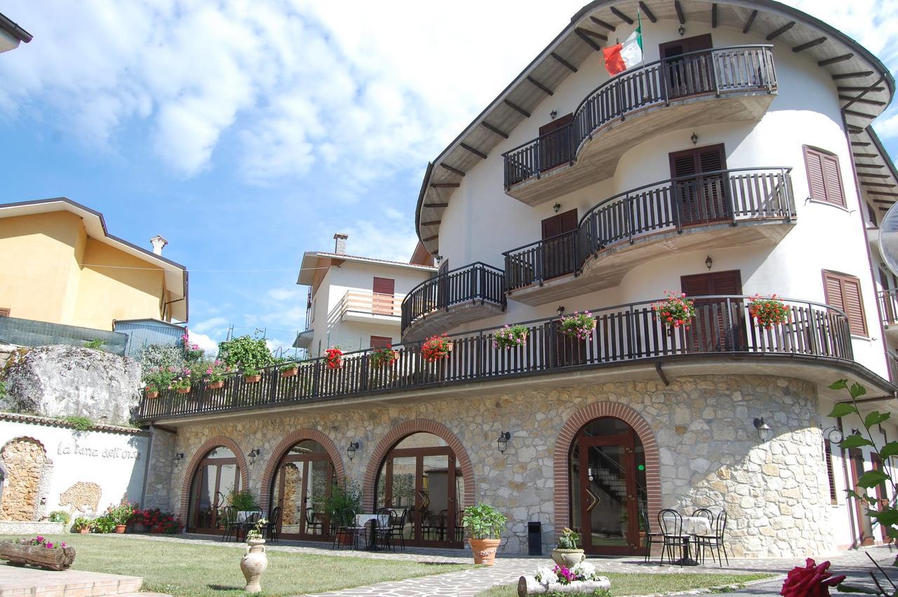 B&B La Tana Dell'Orso Villalago Bagian luar foto